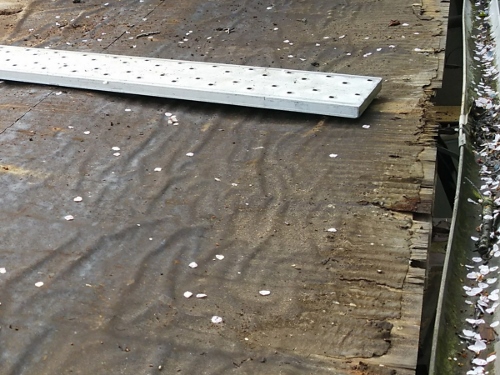 福山市金属屋根トタン屋根軒先の傷み