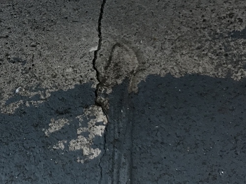 バルコニーの亀裂