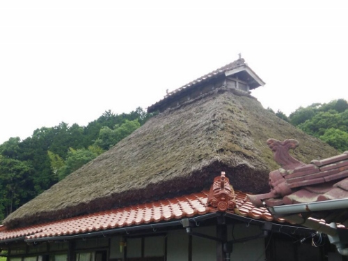 茅葺き屋根