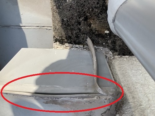 福山市の施設で雨漏り調査！無料で雨漏りトラブルを調べます劣化によるコーキング剥がれ