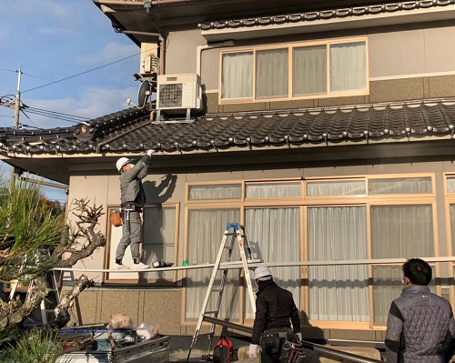 軒樋金具の取付け