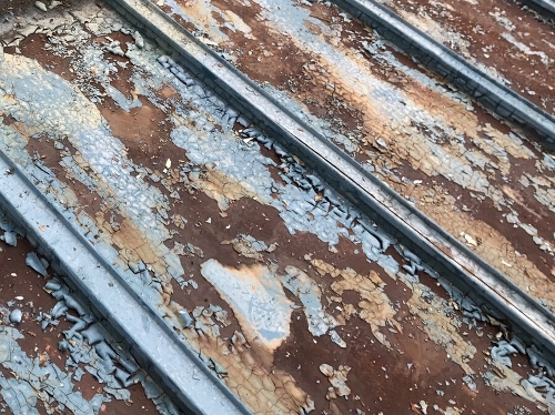 錆びた瓦棒屋根