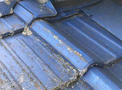 福山市の瓦屋根葺き替え工事３選！工事費用はいくらかかる？築40年セメント瓦屋根から釉薬瓦屋根葺き替え工事無料調査セメント瓦の防水性の低下