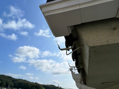 福山市雨どい架け替え工事雨樋撤去後
