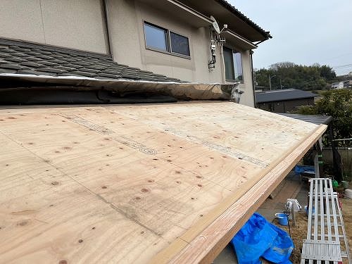 福山市にて屋根の増築工事