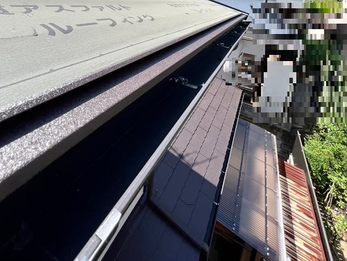 福山市スーパーガルテクト屋根カバー工事軒先水切り施工後