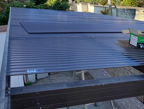 福山市台風被害に遭ったカーポート屋根工事波板を設置