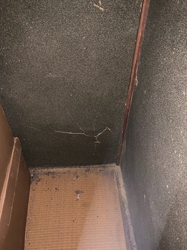 福山市破損した外壁の内側の様子