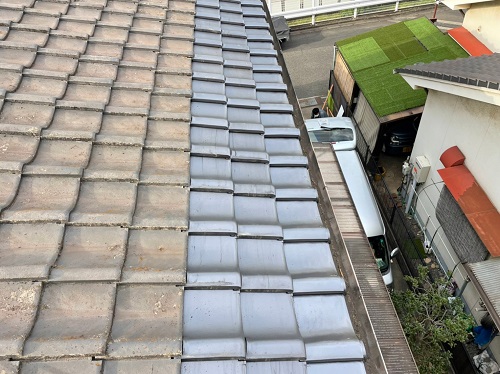 福山市にて雨漏りしていた屋根瓦差し替え補修東側屋根陶器瓦施工