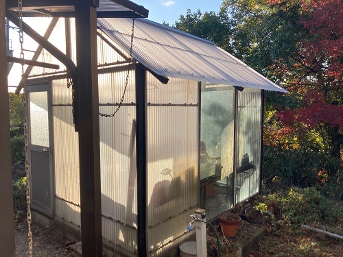 尾道市の温室屋根工事にポリカ波板とガルバリウム鋼板使用工事後