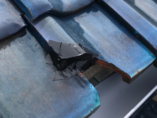 尾道市瓦屋根の雨漏り調査欠けた瓦