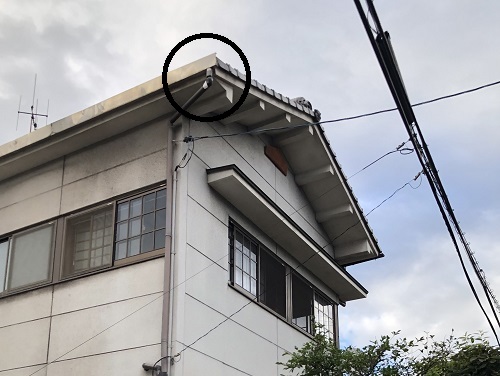 福山市にて外れた呼び樋調査で雨仕舞されていない外壁貫通部も確認取れている呼び樋