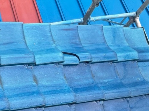 福山市釉薬瓦のワレ