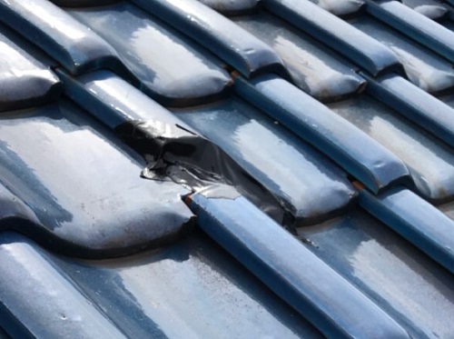 尾道市瓦屋根の雨漏り調査応急処置された瓦