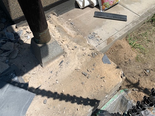 福山市玄関前タイル撤去