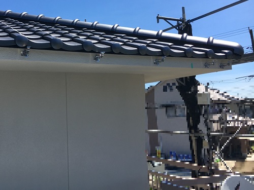 福山市雨樋取り替え工事軒樋吊金具設置後