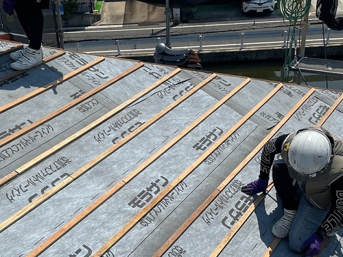 福山市屋根リフォーム桟木を取り付け