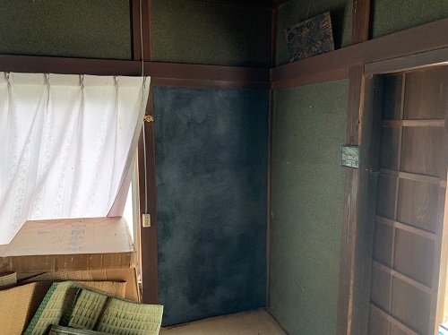 福山市納屋室内補修工事仕上げ塗り