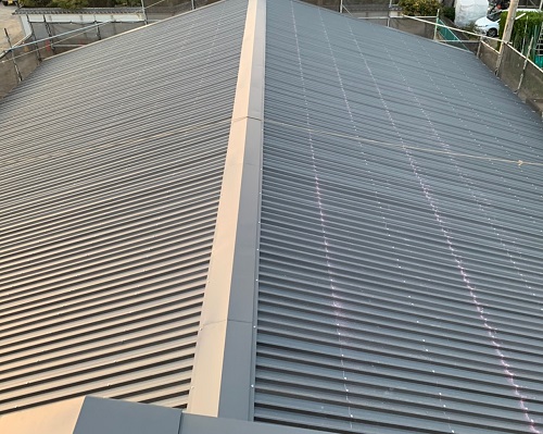 福山市の板金工事9選紹介！屋根や庇も板金工事で生まれ変わる！倉庫屋根カバー工法カラーガルバリウム鋼板施工アフター
