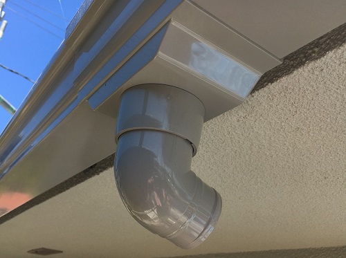 福山市雨樋取り替え工事集水器にエルボ