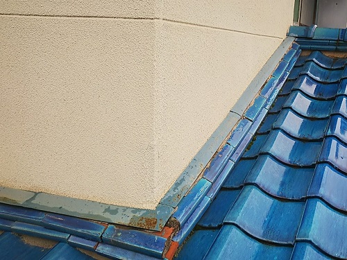 府中市トタン屋根の雨漏り調査熨斗瓦の隙間
