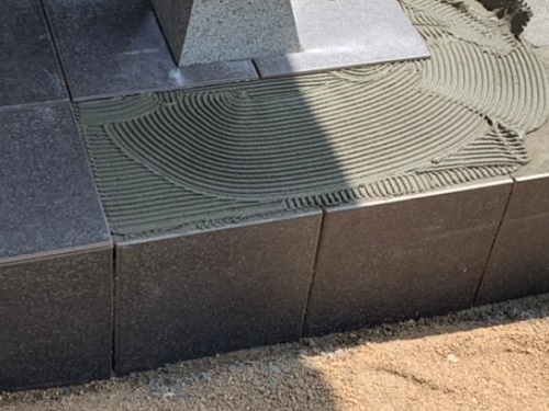 福山市玄関ポーチタイル補修くし目