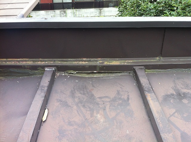 凹みによる雨漏り