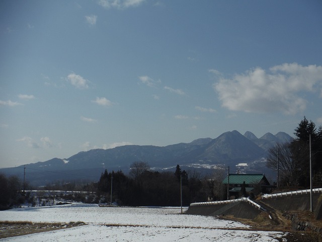 雪が積もった渋川市の風景