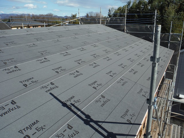 防水紙(ルーフィング材)を貼り終えた後の写真