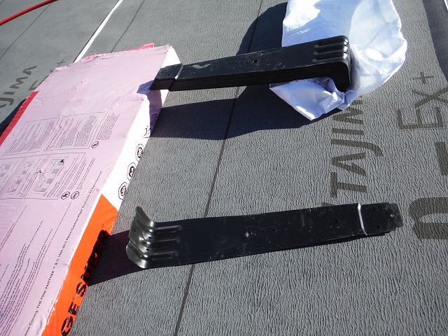 雪止め用の雪止め器具