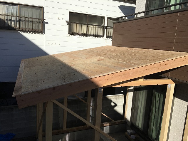 コンパネを敷いた後の風景