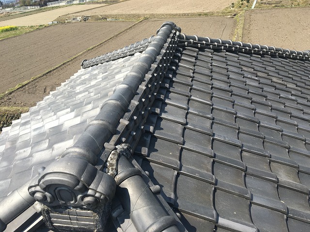 瓦屋根　棟部分