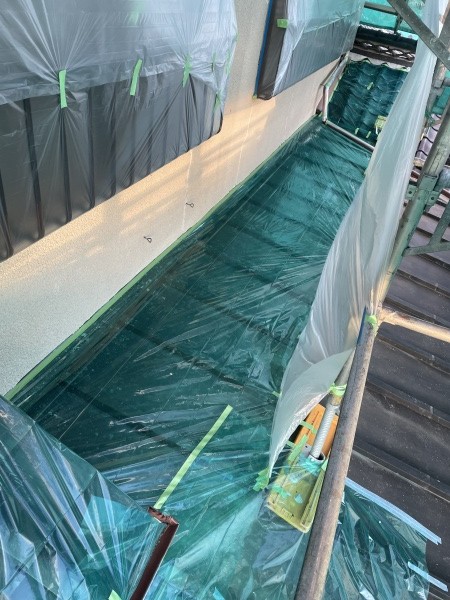 下屋根の養生が終了しました