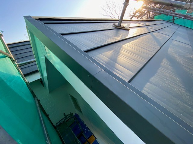 ケラバ包み板金の取り付け終了です