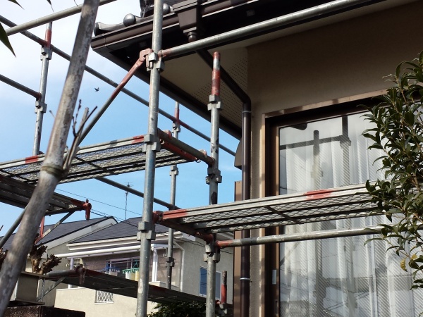 縦樋を取り付けました