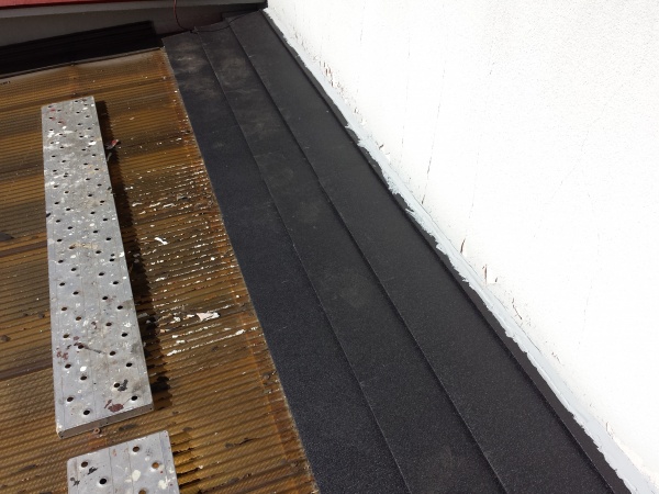 チヨダルーフを貼りました