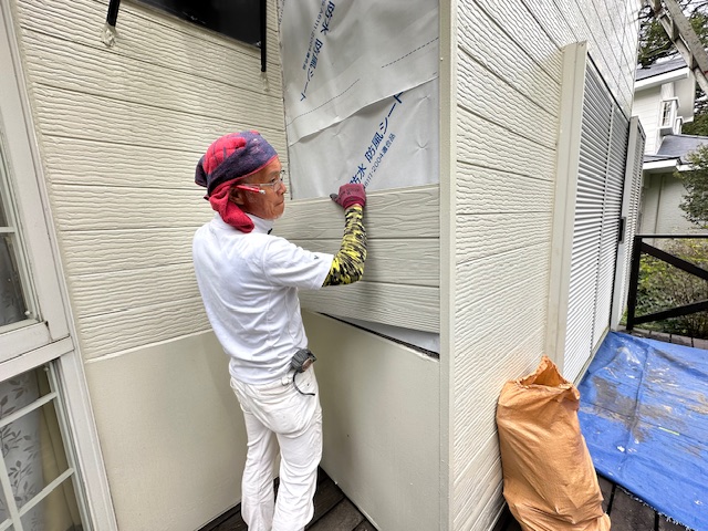 新しいサイディング材の取り付け