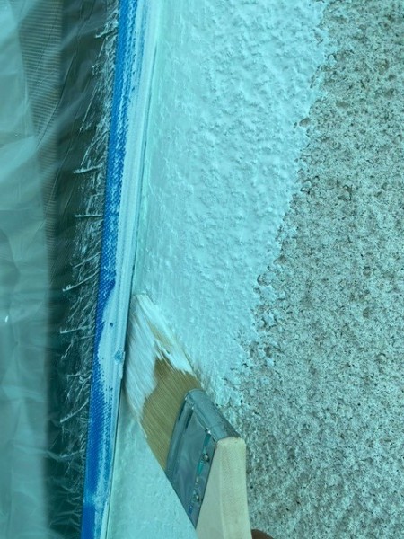 外壁面の下塗りダメ込み中です