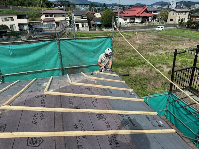 芯木の取り付け中です