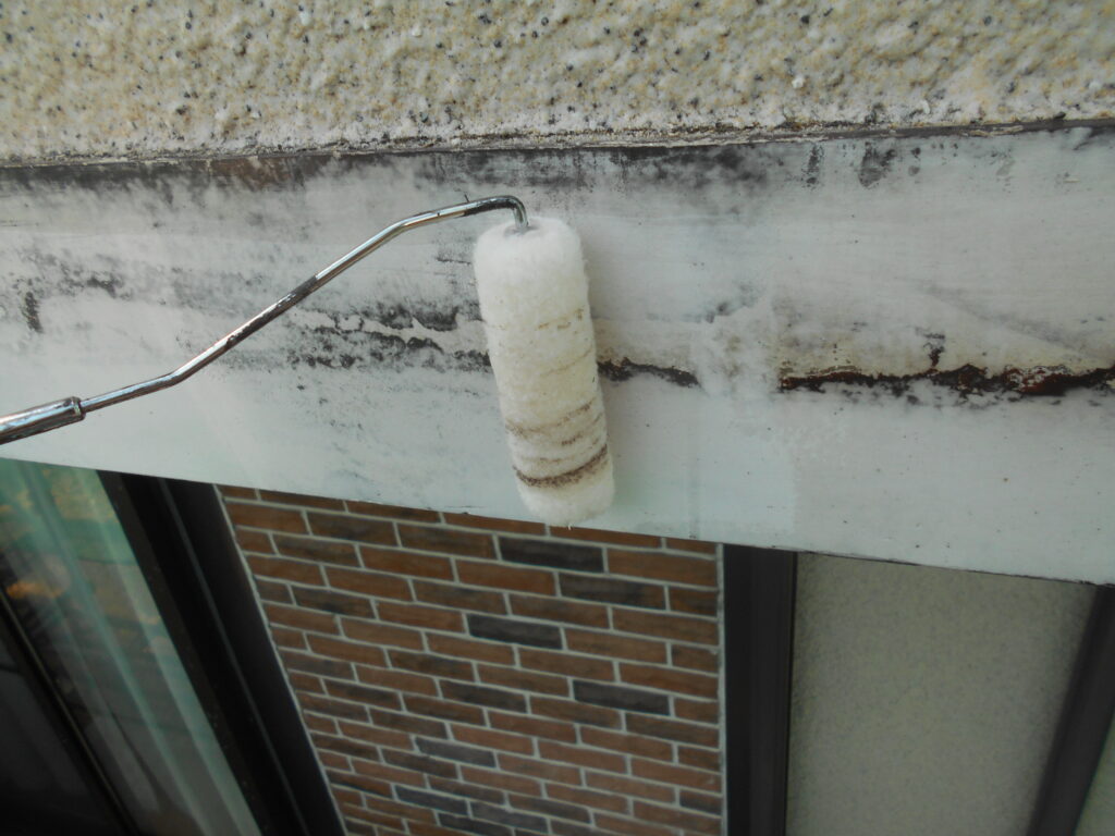 シーラー塗布中