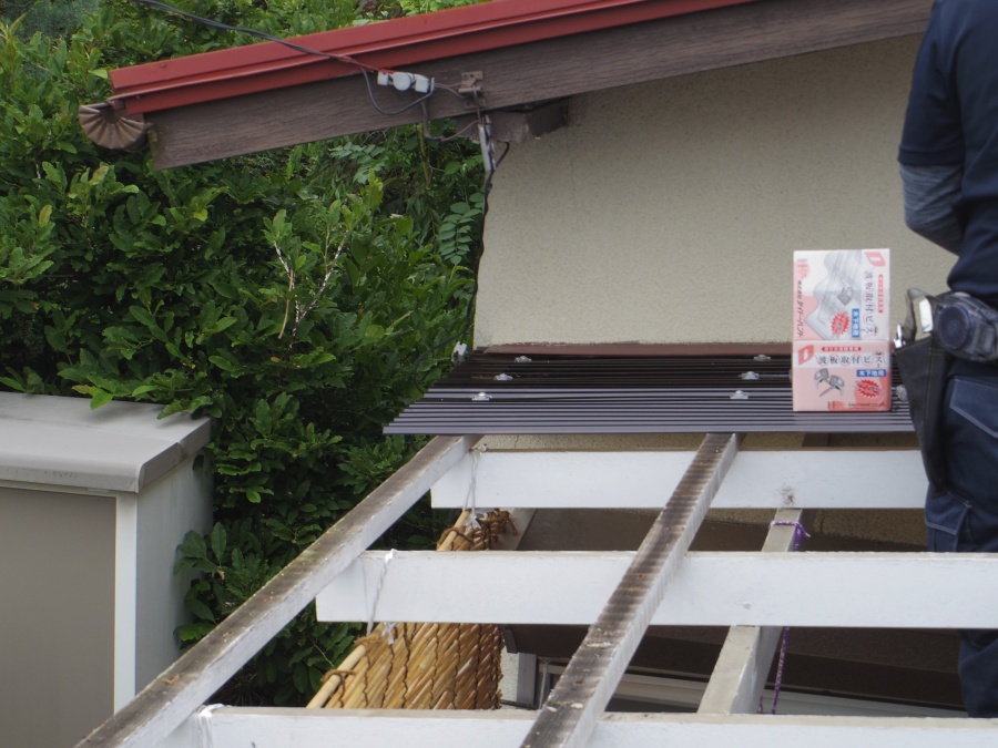 宇都宮市O様、波板取り付け