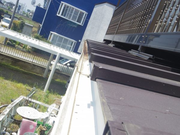 １階軒樋の内側です