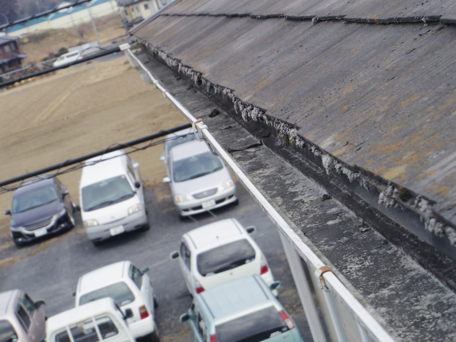 北面の破損箇所です