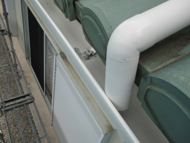 ハイ樋を取り付けました