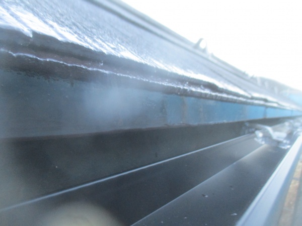 軒先を中塗り刷毛塗装をしました