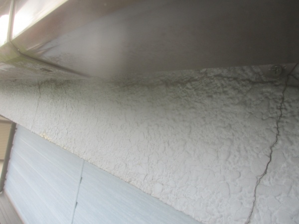 施工前の鼻隠しの状態です