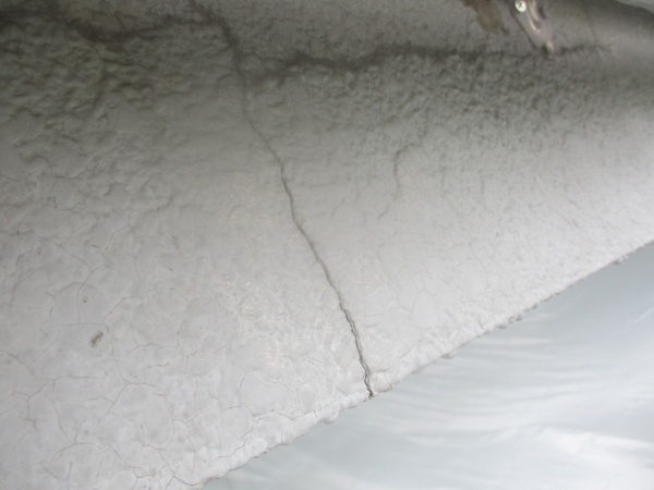 施工前の鼻隠しの状態です