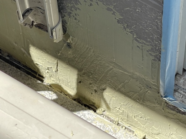 サイディングパテ処理が終了です