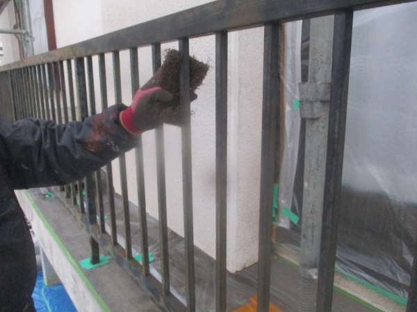 手すりのケレン中です