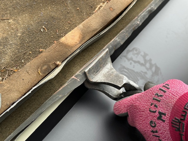 谷樋の固定中です